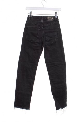 Damskie jeansy Pull&Bear, Rozmiar XXS, Kolor Czarny, Cena 33,99 zł