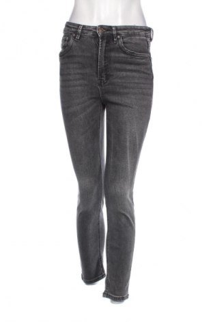 Damen Jeans Stradivarius, Größe S, Farbe Grau, Preis 6,99 €