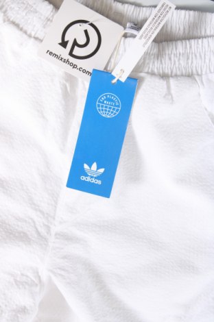 Pantaloni scurți de femei Adidas, Mărime XS, Culoare Alb, Preț 253,29 Lei