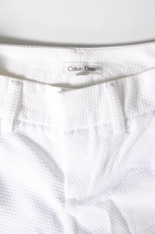 Damen Shorts Calvin Klein, Größe S, Farbe Weiß, Preis 30,99 €