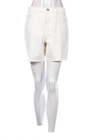 Дамски къс панталон Ema Louise x ABOUT YOU, Размер M, Цвят Бял, Цена 30,80 лв.