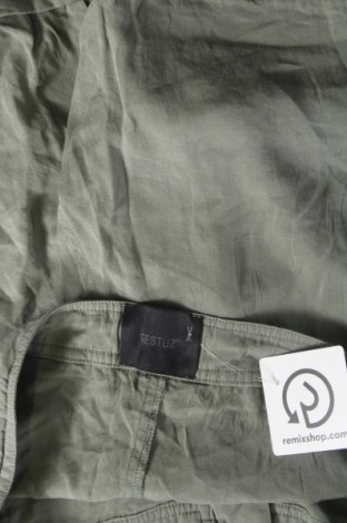 Pantaloni scurți de femei Gestuz, Mărime S, Culoare Verde, Preț 156,28 Lei