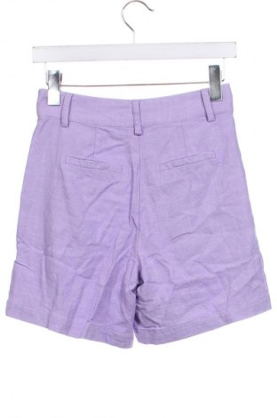 Damen Shorts Y.A.S, Größe XS, Farbe Lila, Preis € 8,99