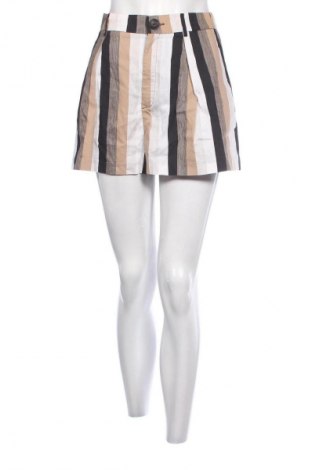 Дамски къс панталон Zara Trafaluc, Размер S, Цвят Многоцветен, Цена 12,00 лв.