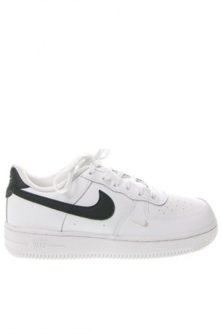 Дамски обувки Nike, Размер 35, Цвят Бял, Цена 101,79 лв.