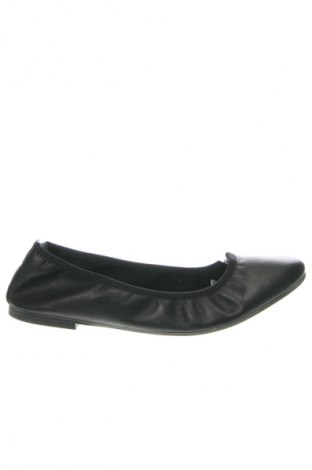 Дамски обувки Tamaris, Размер 39, Цвят Черен, Цена 69,72 лв.