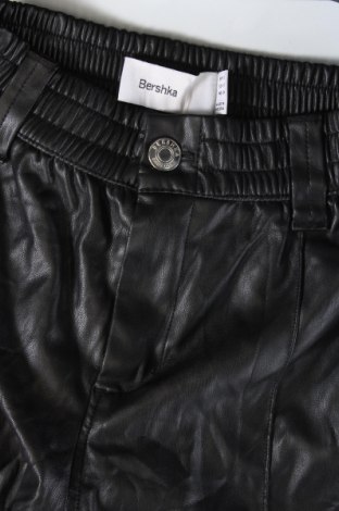 Damenhose Bershka, Größe XS, Farbe Schwarz, Preis € 20,18