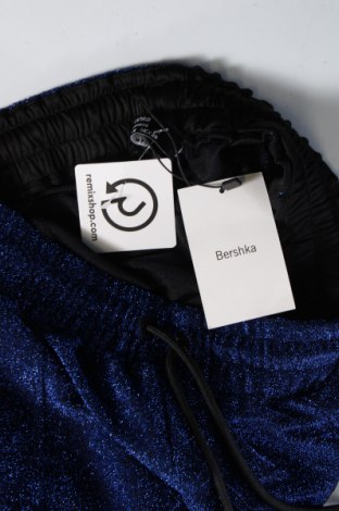 Дамски панталон Bershka, Размер M, Цвят Син, Цена 16,01 лв.