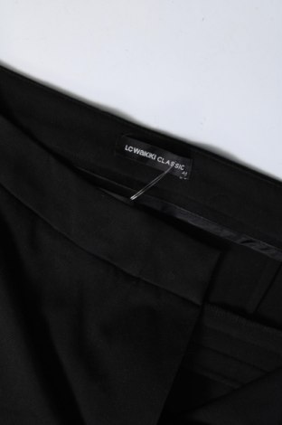 Pantaloni de femei LC Waikiki, Mărime XL, Culoare Negru, Preț 68,77 Lei