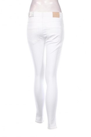 Pantaloni de femei ONLY, Mărime M, Culoare Alb, Preț 87,99 Lei