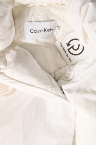 Дамско яке Calvin Klein, Размер S, Цвят Бял, Цена 369,49 лв.