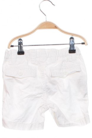 Kinder Shorts H&M, Größe 6-9m/ 68-74 cm, Farbe Weiß, Preis 2,49 €