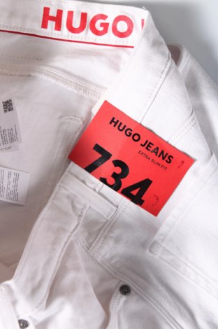 Męskie jeansy Hugo Boss, Rozmiar M, Kolor Biały, Cena 270,99 zł