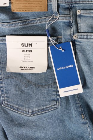 Męskie jeansy Jack & Jones, Rozmiar M, Kolor Niebieski, Cena 95,99 zł