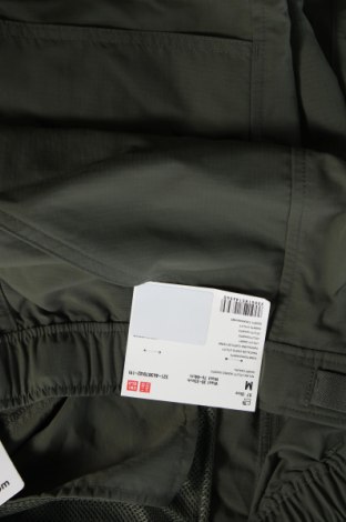 Męskie szorty Uniqlo, Rozmiar M, Kolor Zielony, Cena 103,99 zł