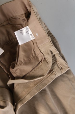 Pantaloni de bărbați Uniqlo, Mărime M, Culoare Bej, Preț 17,99 Lei