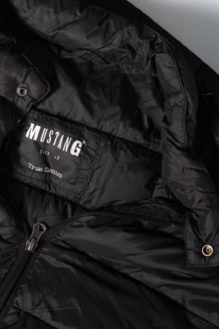 Herrenjacke Mustang, Größe M, Farbe Schwarz, Preis 25,49 €