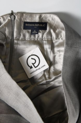 Пола Banana Republic, Размер M, Цвят Сив, Цена 8,49 лв.