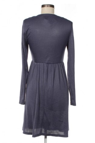 Kleid, Größe M, Farbe Lila, Preis € 3,99