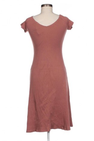 Kleid, Größe M, Farbe Aschrosa, Preis 7,49 €