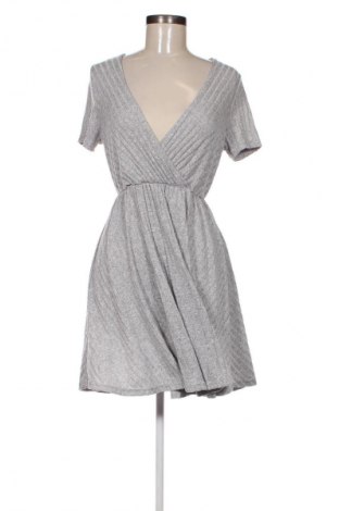 Kleid, Größe S, Farbe Grau, Preis € 5,99