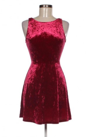 Kleid, Größe S, Farbe Rot, Preis € 4,99