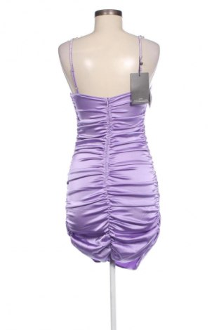 Kleid, Größe M, Farbe Lila, Preis 33,99 €