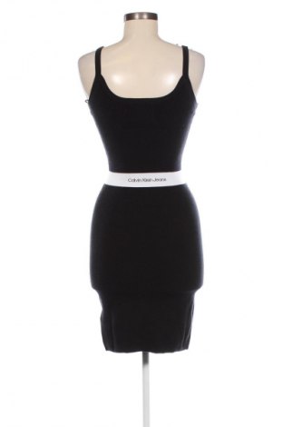 Rochie Calvin Klein Jeans, Mărime M, Culoare Negru, Preț 513,16 Lei