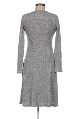 Kleid Monteau, Größe M, Farbe Grau, Preis 6,99 €