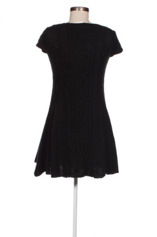 Kleid Noobass, Größe M, Farbe Schwarz, Preis 8,99 €