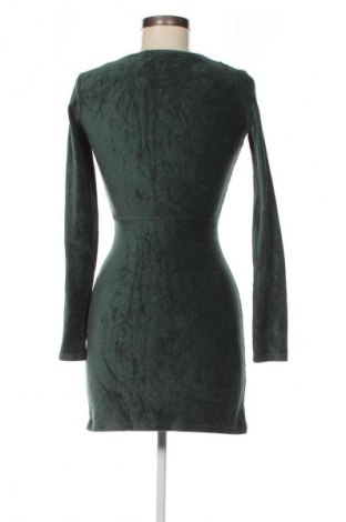 Rochie Pull&Bear, Mărime S, Culoare Verde, Preț 25,99 Lei