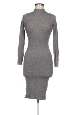 Φόρεμα Pull&Bear, Μέγεθος XS, Χρώμα Γκρί, Τιμή 8,97 €