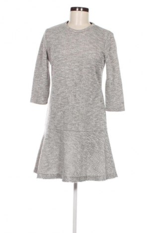 Kleid Stradivarius, Größe M, Farbe Grau, Preis € 5,49