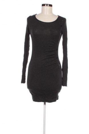 Kleid Vero Moda, Größe XS, Farbe Grau, Preis € 2,99