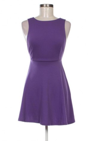 Kleid Viervier Exclusive x About You, Größe S, Farbe Lila, Preis € 8,99