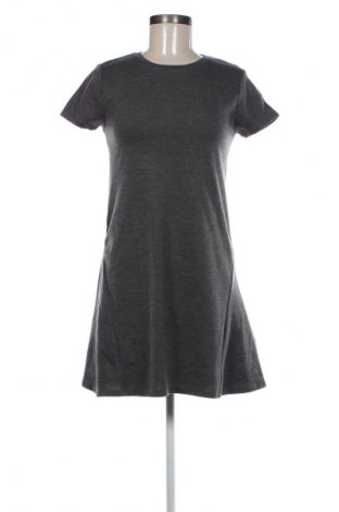 Kleid Zara Trafaluc, Größe M, Farbe Grau, Preis € 5,99