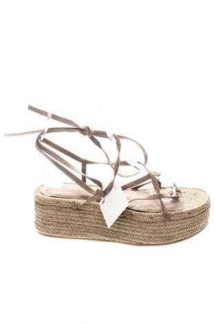 Sandalen Pull&Bear, Größe 40, Farbe Beige, Preis 31,96 €