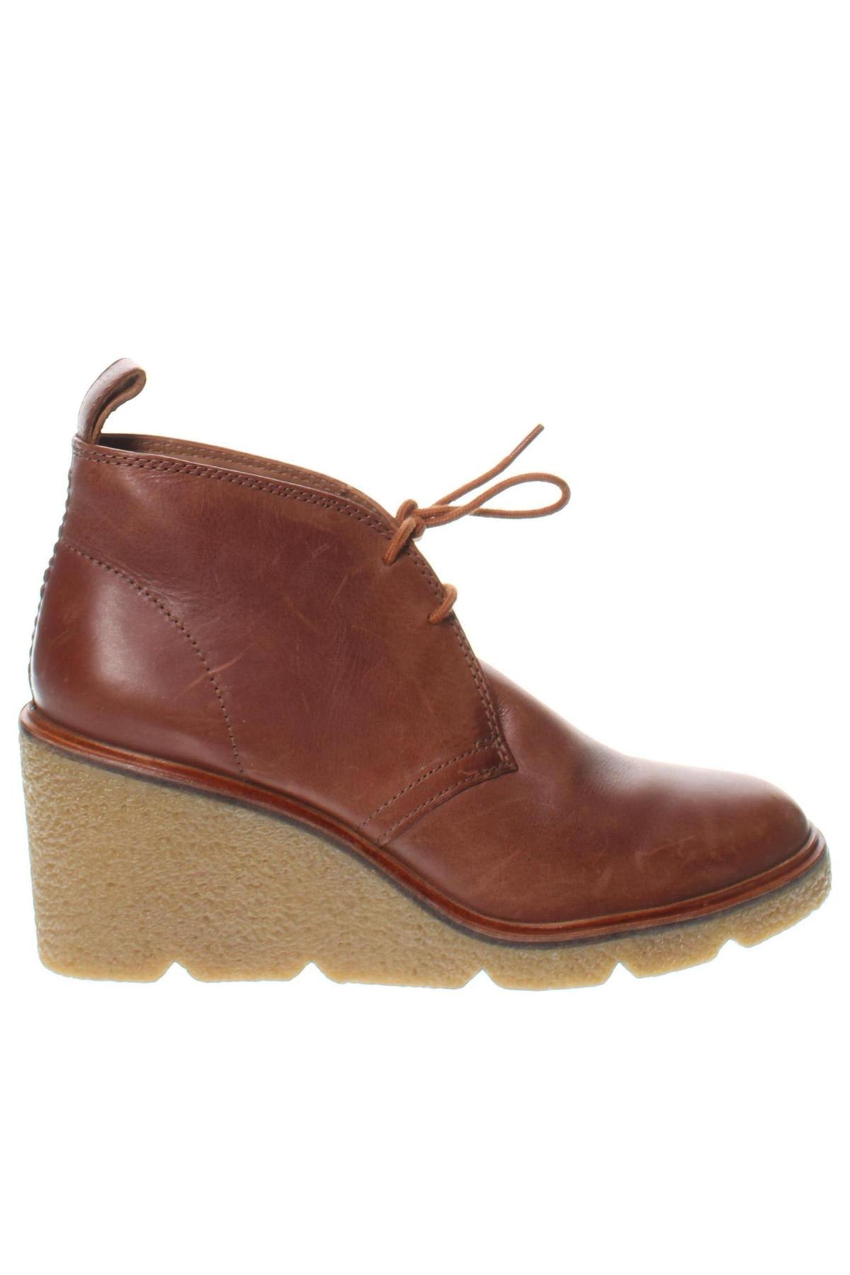 Botine de damă Clarks, Mărime 39, Culoare Maro, Preț 435,99 Lei