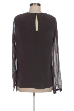 Damen Shirt Silk and Soie, Größe M, Farbe Grau, Preis 56,99 €