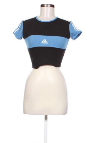 Damen T-Shirt Adidas, Größe M, Farbe Mehrfarbig, Preis 34,16 €