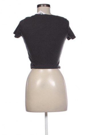 Damen T-Shirt Cropp, Größe M, Farbe Grau, Preis 9,99 €