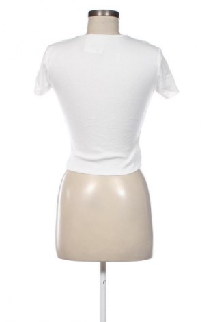 Damen T-Shirt Stradivarius, Größe M, Farbe Weiß, Preis € 8,70