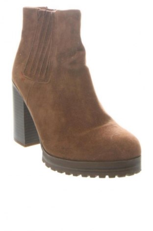 Damen Stiefeletten Pull&Bear, Größe 38, Farbe Braun, Preis 25,00 €