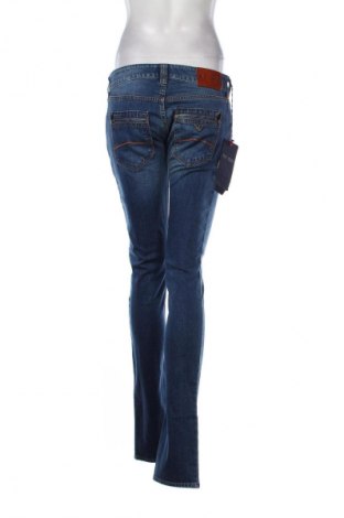 Дамски дънки Armani Jeans, Размер L, Цвят Син, Цена 254,00 лв.