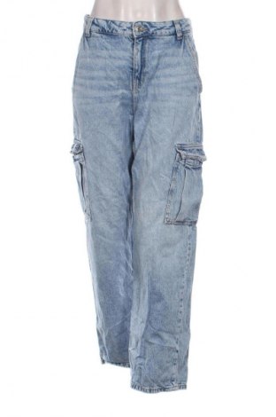 Blugi de femei Bershka, Mărime M, Culoare Albastru, Preț 98,99 Lei