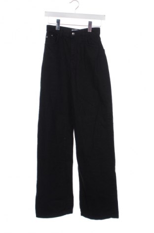 Damen Jeans Bershka, Größe XS, Farbe Schwarz, Preis 15,00 €