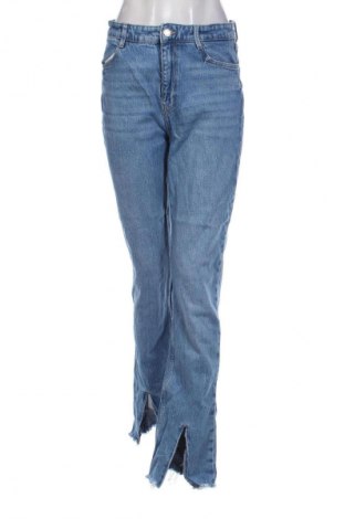Blugi de femei Bershka, Mărime M, Culoare Albastru, Preț 76,32 Lei