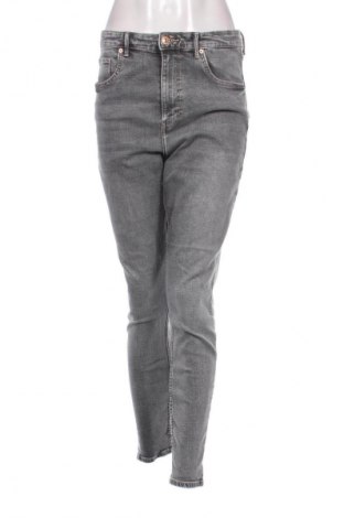 Blugi de femei Bershka, Mărime L, Culoare Multicolor, Preț 49,99 Lei