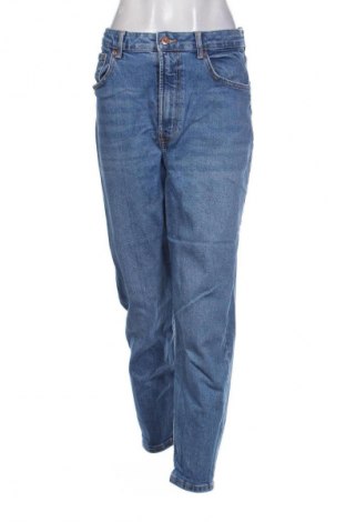 Damskie jeansy Bershka, Rozmiar M, Kolor Niebieski, Cena 66,67 zł