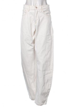 Női farmernadrág Bershka, Méret S, Szín Fehér, Ár 5 800 Ft